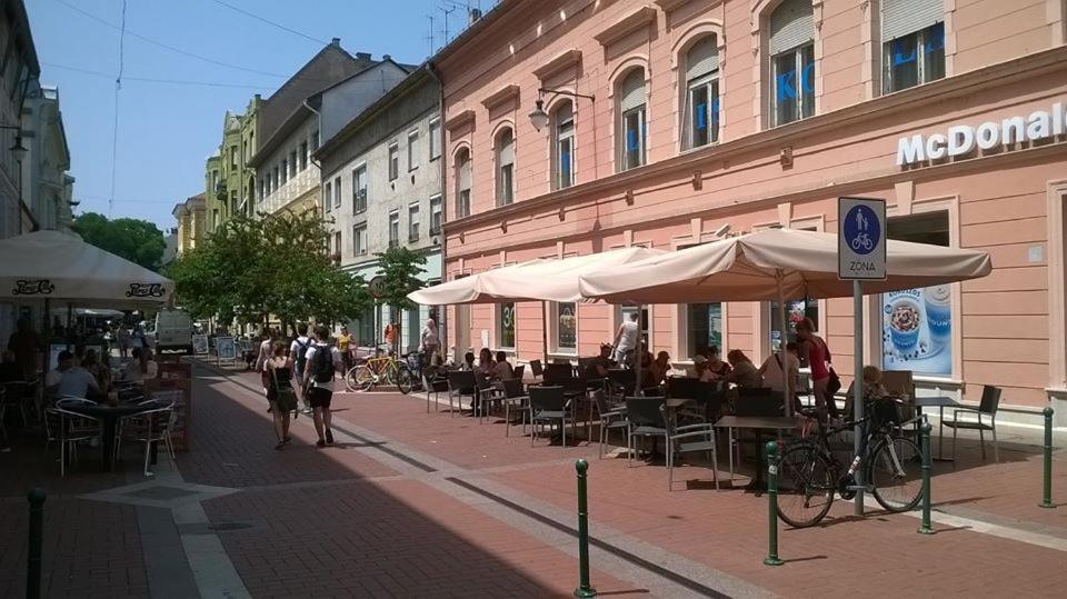 SaraHome4 Szeged Exterior foto